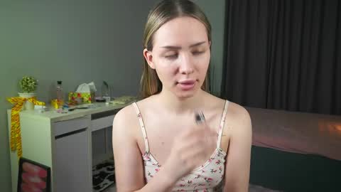 Snapshot of myluvia chatting on March 28, 2026, 4:12 am Tori online show from March 28, 2026, 4:12 am