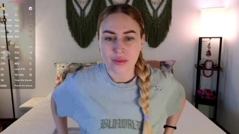 Snapshot of mymilf1988 chatting on March 31, 2026, 10:37 am Alice online show from March 31, 2026, 10:37 am