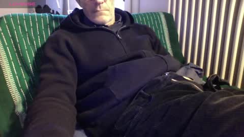 Snapshot of mynakedbeach chatting on February 14, 2026, 9:50 am Bi sexy guy lovense hush is on private is open or password show tip if you like. online show from February 14, 2026, 9:50 am