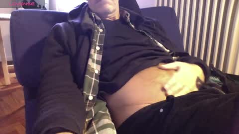 Snapshot of mynakedbeach chatting on February 20, 2026, 2:17 pm Bi sexy guy lovense hush is on private is open or password show tip if you like. online show from February 20, 2026, 2:17 pm