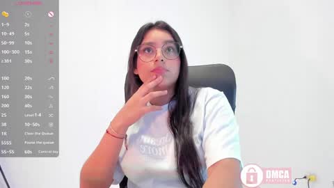 Snapshot of mypretty_isabella chatting on April 28, 2026, 5:56 am Bella online show from April 28, 2026, 5:56 am