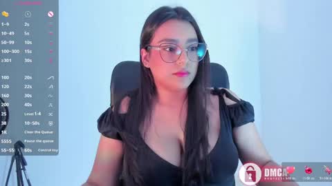 Snapshot of mypretty_isabella chatting on May 22, 2026, 9:53 pm Bella online show from May 22, 2026, 9:53 pm