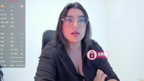 Snapshot of mypretty_isabella chatting on May 24, 2026, 9:09 pm Bella online show from May 24, 2026, 9:09 pm