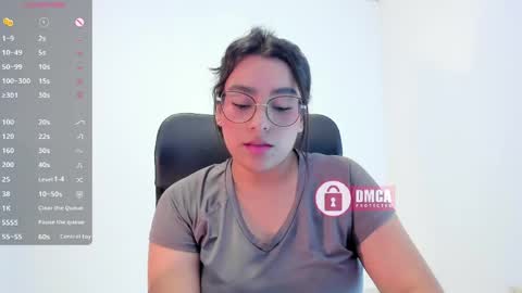 Snapshot of mypretty_isabella chatting on May 29, 2026, 2:20 am Bella online show from May 29, 2026, 2:20 am