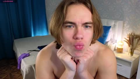 Snapshot of myshkek chatting on December 13, 2024, 9:41 pm Mickey online show from December 13, 2024, 9:41 pm