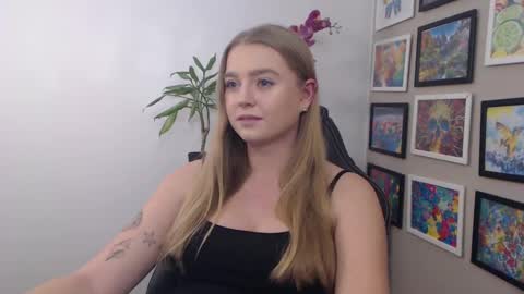 Snapshot of mysteryericax chatting on December 11, 2024, 5:15 pm Erica online show from December 11, 2024, 5:15 pm