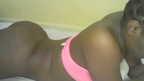mystic_linna online show from June 14, 2026, 4:03 am