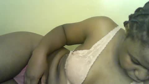 mystic_linna online show from June 18, 2026, 9:09 am