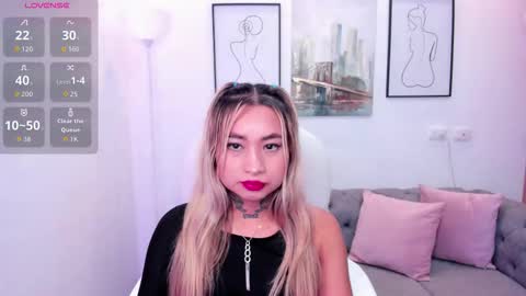 mystic_nova_ online show from March 13, 2026, 11:17 am