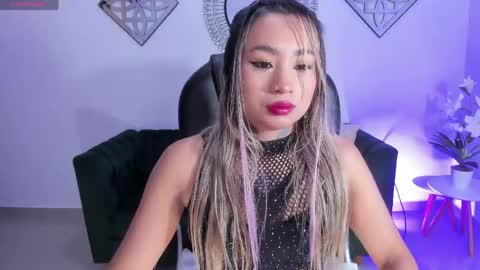 mystic_nova_ online show from April 15, 2026, 11:39 am