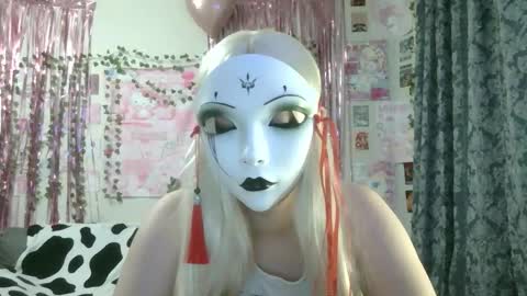 Snapshot of mysticyumiko chatting on December 22, 2025, 2:25 pm mysticyumiko online show from December 22, 2025, 2:25 pm