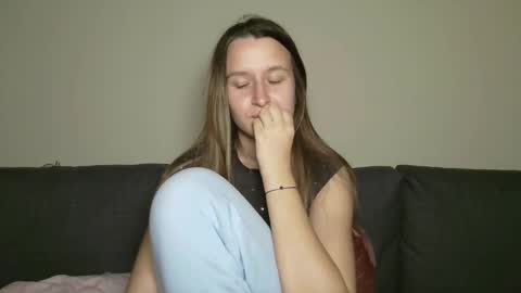 Eva online show from February 19, 2025, 9:36 pm