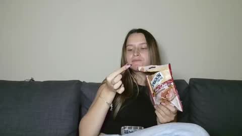 Eva online show from February 20, 2025, 8:36 pm