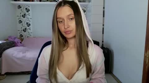 Eva online show from September 25, 2025, 2:32 pm