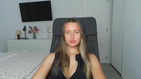 Eva online show from October 28, 2025, 10:45 pm