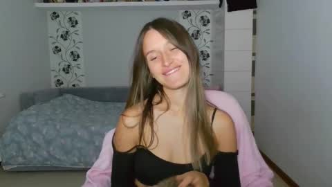 Eva online show from November 5, 2025, 9:48 pm