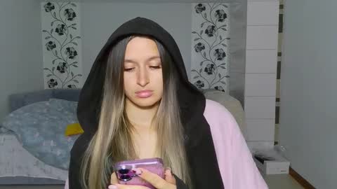 Eva online show from November 15, 2025, 5:42 pm