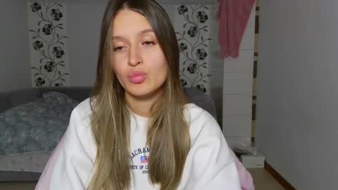 Eva online show from November 21, 2025, 3:22 pm