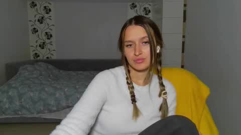 Eva online show from November 23, 2025, 3:34 pm