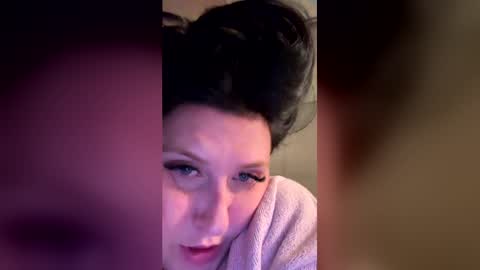 Snapshot of n0rmalgurl chatting on May 28, 2026, 4:43 am n0rmalgurl online show from May 28, 2026, 4:43 am