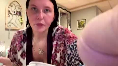 Snapshot of n0rmalgurl chatting on August 3, 2026, 4:11 pm n0rmalgurl online show from August 3, 2026, 4:11 pm