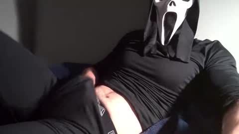 n33ds2br33d online show from November 8, 2025, 6:46 am