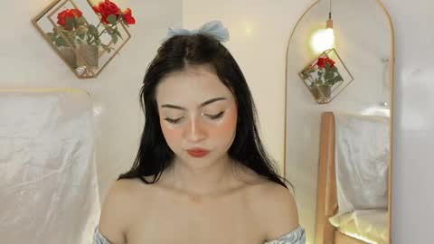 naamah_b online show from May 29, 2026, 2:59 pm