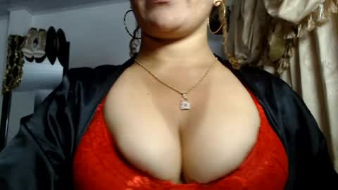 Nadia  online show from July 26, 2026, 11:33 pm