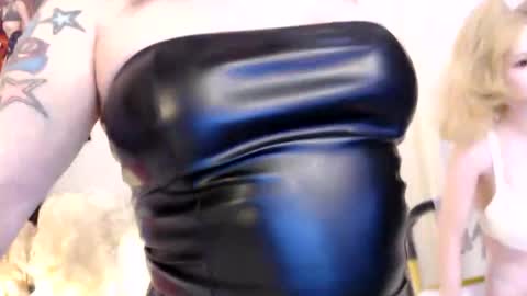 Snapshot of nadia_vixen chatting on May 15, 2026, 11:01 pm Nadia Vixen online show from May 15, 2026, 11:01 pm