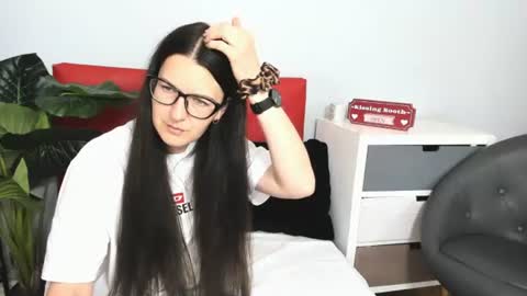 nadiatrue online show from June 22, 2026, 2:58 pm