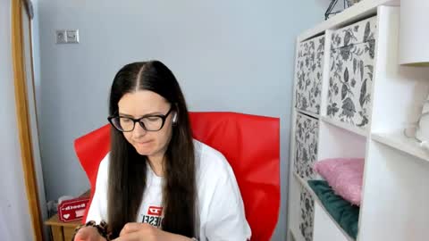 nadiatrue online show from July 17, 2026, 4:01 pm