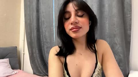 Snapshot of nadinevanni chatting on May 8, 2026, 1:16 pm Leya online show from May 8, 2026, 1:16 pm