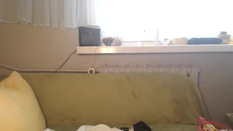 nadinnnea online show from November 10, 2025, 11:53 am