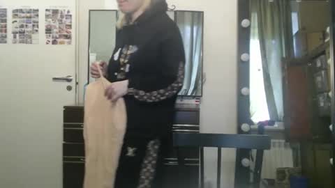 Snapshot of nadyagt chatting on April 18, 2026, 11:03 am nadyagt online show from April 18, 2026, 11:03 am
