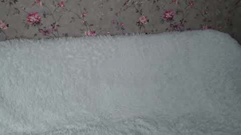 Naemi online show from June 10, 2026, 4:17 pm