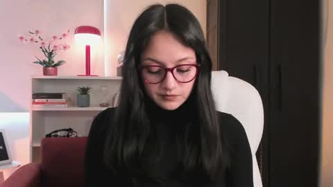 Nahia INDEPENDENT MODEL P online show from April 16, 2026, 6:41 pm