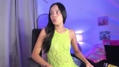 nahiara_santana online show from June 26, 2026, 3:33 am