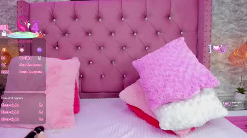 NahiaraReina  online show from February 26, 2025, 1:41 pm