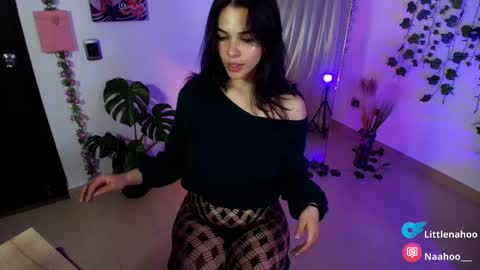 Snapshot of naho_4269 chatting on February 14, 2025, 1:34 am Naho Sigueme en mis Redes Sociales Follow me on my social networks online show from February 14, 2025, 1:34 am