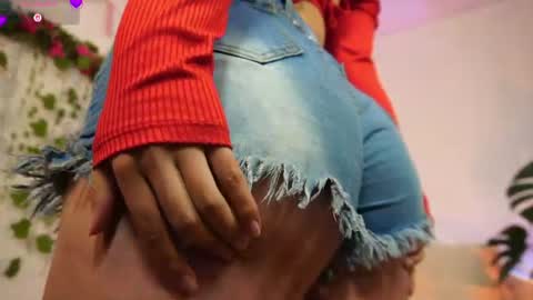 Snapshot of naho_4269 chatting on August 4, 2026, 12:25 am Naho Sigueme en mis Redes Sociales Follow me on my social networks online show from August 4, 2026, 12:25 am
