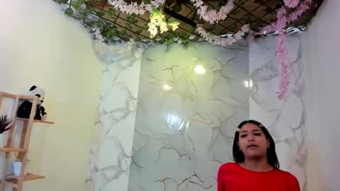 nahomi_hot2002 online show from May 25, 2026, 1:17 pm