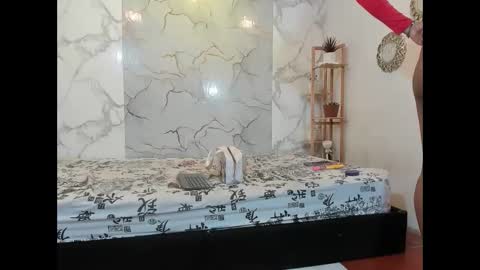 nahomi_hot2002 online show from June 1, 2026, 1:13 pm