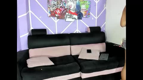 nahomi_hot2002 online show from June 2, 2026, 1:24 pm
