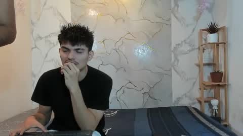 nahomi_hot2002 online show from June 29, 2026, 1:33 pm
