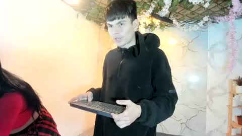 nahomi_hot2002 online show from July 3, 2026, 4:41 am