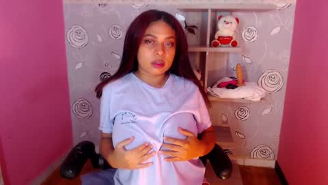 Nahomy online show from February 9, 2025, 3:11 am