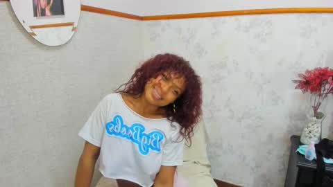 Nahomy online show from November 23, 2025, 6:08 pm