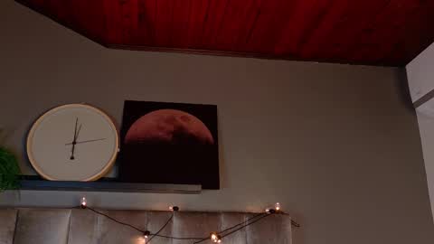  VICTORIA  online show from February 9, 2026, 7:40 pm