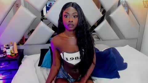 Nahomi  online show from February 28, 2025, 9:12 pm