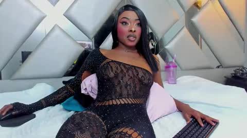 Nahomi  online show from March 7, 2026, 1:13 am